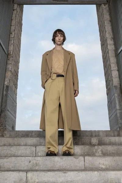 Look 27